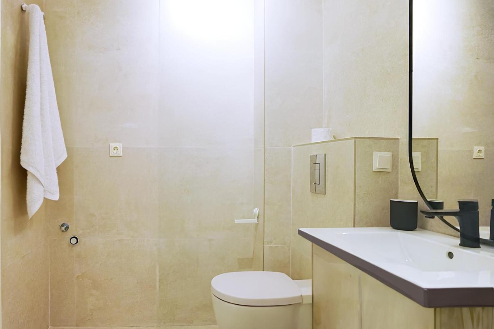 Cozy Flat, 2min To Goodge St Station Londen